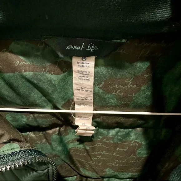 SOLD Lululemon Fluffin Awesome Vest - Picture 6 of 11